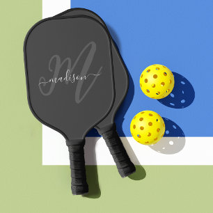Palas De Pickleball Monograma y nombre de guión de estilo gris neutro