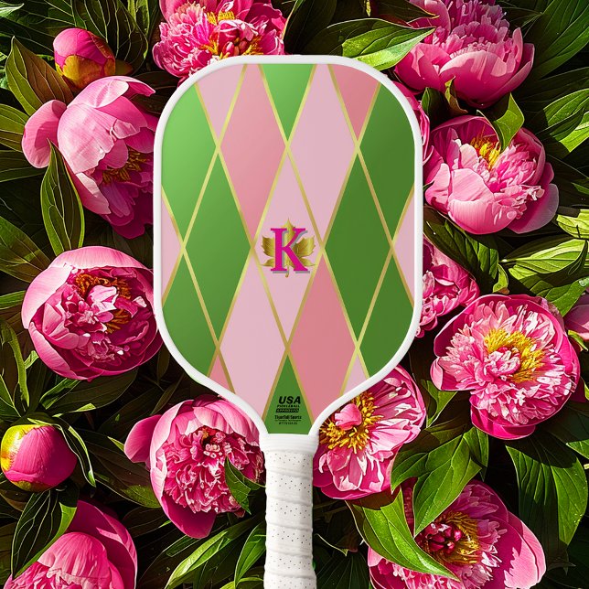 Palas De Pickleball Monogramado de arglos rosados y verdes de moda (Chic and Stylish Monogrammed  Pink and Green Argyle Pickleball Paddle )