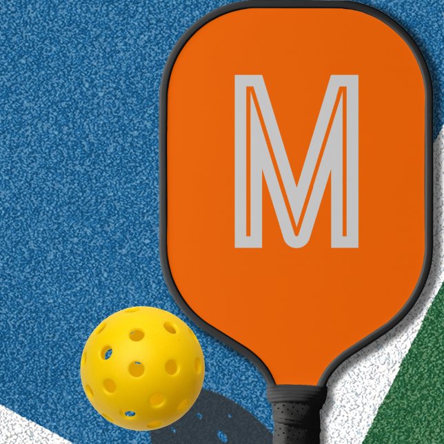 Palas De Pickleball naranja de neón - monograma audaz (Subido por el creador)