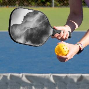 Palas De Pickleball Niebla sobre las rocas