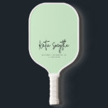 Palas De Pickleball Nombre de caligrafía de guión Moda Minimalista Sag<br><div class="desc">Nombre de caligrafía de guión Moda Minimalista Sage Green Pickleball</div>