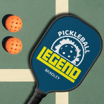 Palas De Pickleball Nombre personalizado de la tipografía de la leyend<br><div class="desc">La tipografía de leyenda de las pelotas con su nombre personalizado Paddle presenta el texto "Leyenda de las pelotas" en la tipografía moderna con su nombre personalizado a continuación. Un regalo perfecto para papá para Navidades,  cumpleaños y el Día del Padre. Diseñado por ©Evco Studio www.zazzle.com/store/evcostudio</div>