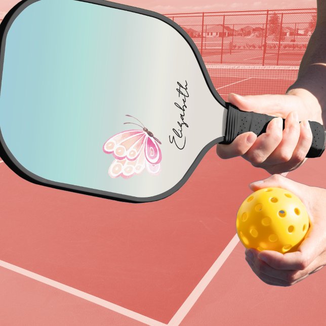 Palas De Pickleball Nombre personalizado de mariposa monogramado (Pickleball monogrammed name paddle. Elegant butterfly and stylish for dinking all day long. Players)