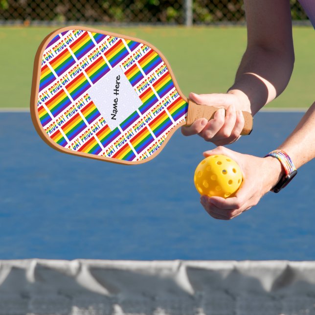 Palas De Pickleball Orgullo gay y bandera arcoiris enmarañada con tu n (in situ)