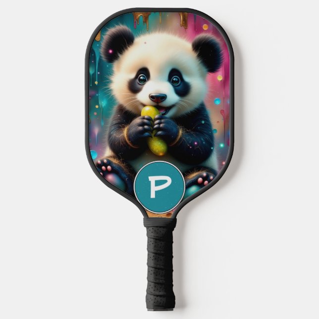 Palas De Pickleball Panda Bear eats a pickle Monogram (Anverso)