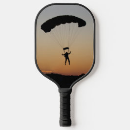 Palas De Pickleball Paracaídas de Skydiver al atardecer