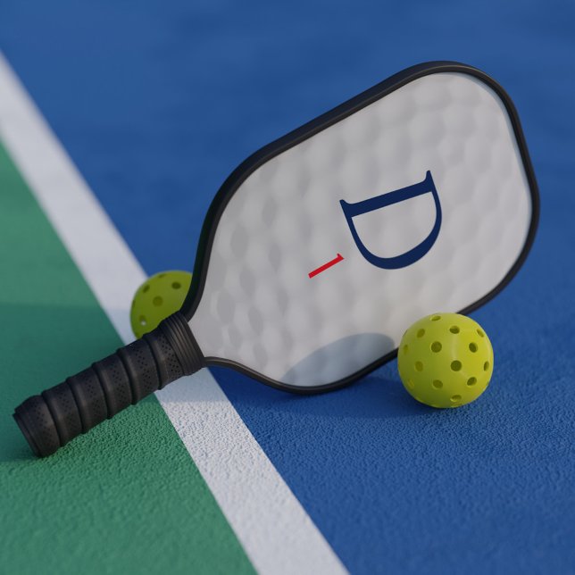 Palas De Pickleball Pelota de golf Dimples Monograma Paddle (A pickleball paddle for the golfer in your life. Just add their initial and number)