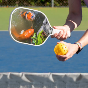 Palas De Pickleball Pescado de Koi en un estanque