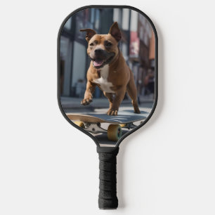 Palas De Pickleball Pista de skateboard: Un Staffy en movimiento