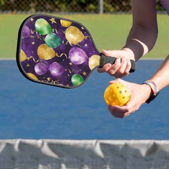 PALAS DE PICKLEBALL PURPLE GREEN YELLOW MARDI GRAS BALLOONS (in situ)
