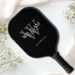 Palas De Pickleball Regalos Groomsman - Personalizado Elegante Guión M<br><div class="desc">Haga de su fiesta de bodas algo especial con este regalo perfecto para el novio o el novio. Les encantará esta moderna y super fresca paleta de pickleball con un elegante guión que conmemora la ocasión. Verdaderamente un regalo maravilloso que puede incluso mejorar el juego de pickleball de alguien porque...</div>