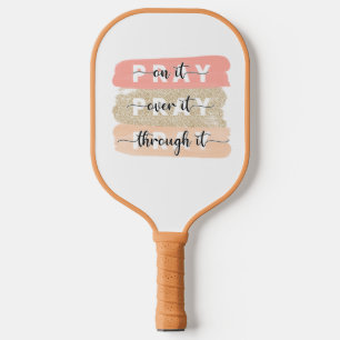 Palas De Pickleball Reza Sobre La Gáliba De Pollitos