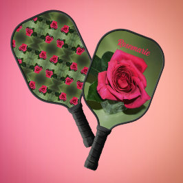 Palas De Pickleball Roses rojos clásicos sobre floral verde personaliz