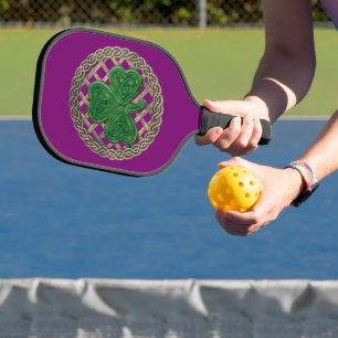 Palas De Pickleball Shamrock púrpura sobre nudos celtas
