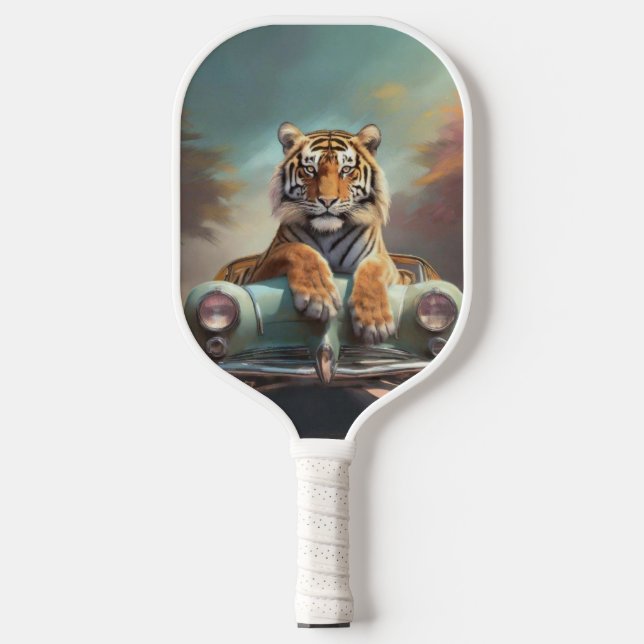 Palas De Pickleball Tiger sitting on a sports car  (Anverso)
