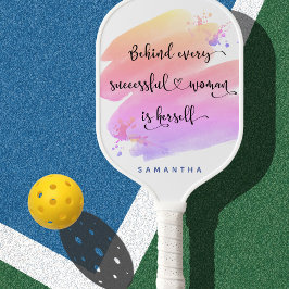 Palas De Pickleball Una mujer exitosa cita el monograma color agua ros