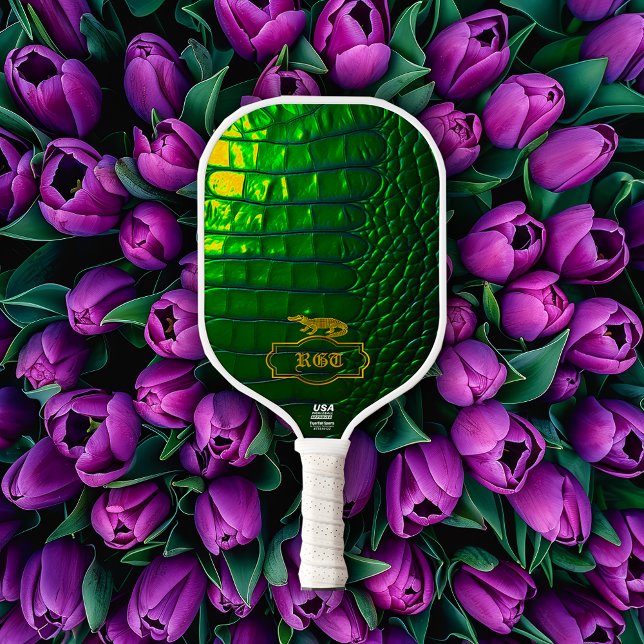 Palas De Pickleball Verde irlandés monogramado de moda (Stylish Iridescent Green Faux Croc Pickleball Paddle )