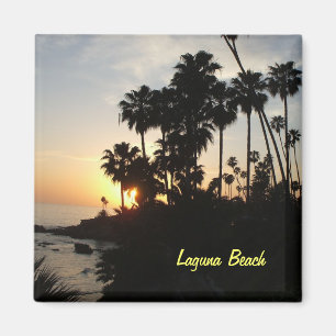 Palmeras en el imán de la puesta del sol de Lagun
