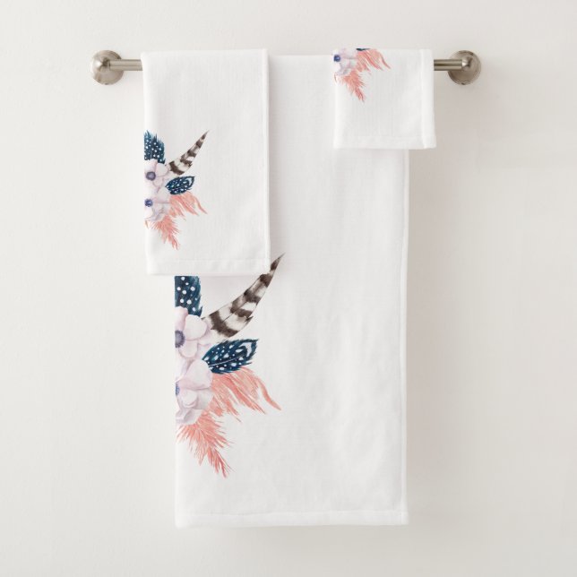 Pampas Grass and Feathers on White Bath Toallas Se (In situ)