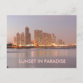 Panamá toma el sol con las llaves en la tarjeta po