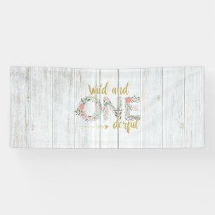 Pancarta de la madera de cumpleaños silvestre y m