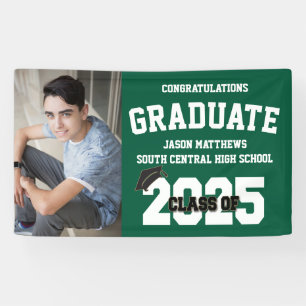 Pancarta verde de graduación de 2025 con tapa