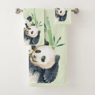 Panda color agua rompe con mamá y bebé en Bambú