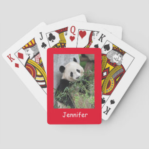 Panda gigante, fondo rojo, cartas de juego