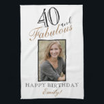 Paño De Cocina 40 y Fabulous Elegant 40th Birthday Photo<br><div class="desc">40 y Fabulous Elegant 40th Birthday Photo towel. Guión elegante con colores negros y dorados. Añade tu nombre y foto.</div>