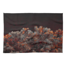 Arte digital de pino con manchas de color naranja