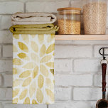 Paño De Cocina Ataques de pincel amarillo acuarela<br><div class="desc">Ataques de pincel amarillo acuarela. Patrón de ráfagas pétalas florales,  trazos de pincel simétricos.</div>