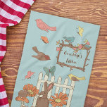 Paño De Cocina Aves y animales de Cottagecore de bonito personali<br><div class="desc">Les encantará mostrar esta toalla personalizada en su cocina. Tiene un diseño temático de bonito cottagcore con ilustraciones de pájaros, mariposas, rana, conejo, ratón, algunas setas y algunas flores con un punto para añadir un nombre o mensaje corto en escritura marrón o escritura cursiva dentro de un marco de ramera...</div>