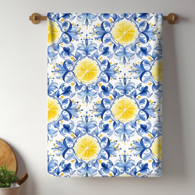 Paño De Cocina Azulejo Mediterráneo de Limón  (Blue and yellow Mediterranean tile with lemon kitchen towels will brighten any kitchen.)