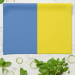 Paño De Cocina Bandera ucraniana, eslava ucraniana, С л а в У к а<br><div class="desc">Los colores de la bandera de Ucrania, azules y amarillos, han sobrevolado durante siglos una tierra rica en historia y espíritu. El azul representa el vasto cielo ucraniano, mientras que el amarillo simboliza los campos de trigo dorado que se extienden a través de sus fértiles llanuras. Este símbolo simple pero...</div>