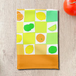 Paño De Cocina Borde Naranja de limón, limón y Naranjas<br><div class="desc">Una toalla de cocina con un patrón de cítricos colorido de limones,  limas,  naranjas y rodajas de cítricos en cuadrados de blanco,  naranja,  verde azulado y amarillo con bordes naranjas.</div>