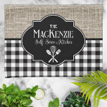 Paño De Cocina Burlap Black Buffalo Check Personalizado<br><div class="desc">Un diseño divertido de burlap falso con un clásico control de búfalos en blanco y negro con su personalización y siluetas blancas de utensilios básicos de cocina.</div>