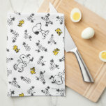 Paño De Cocina Cacahuetes | Snoopy & Woodstock Patrón de flores B<br><div class="desc">Mira este divertido diseño de maní con Snoopy y Woodstock.</div>