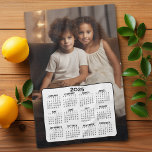 Paño De Cocina Calendario 2025 con foto - Blanco negro básico<br><div class="desc">Un objeto muy útil para la cocina. Un calendario de 2025 con un lugar para una foto familiar en la parte superior. Esto muestra una vista de año completo de todas las fechas.</div>