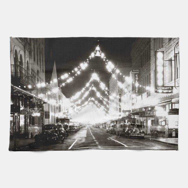 Paño De Cocina Calle Fuerte de Honolulu en 1942 de noche (Horizontal)