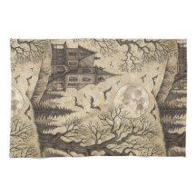 Casa de época y luna llena