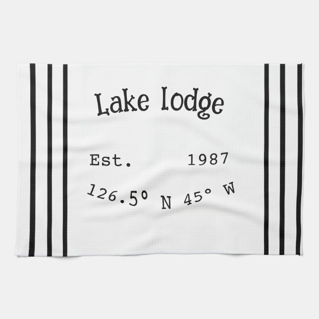 Paño De Cocina Casa del lago. Fecha año personalizado coordenadas (Horizontal)