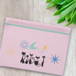 Paño De Cocina Cats negros atómicos modernos de mediados del sigl<br><div class="desc">Este diseño puede ser personalizado en el área proporcionada cambiando la foto y/o el texto. O puede personalizarse haciendo clic en Personalizar esta plantilla y, a continuación, eligiendo la opción de hacer clic en el personalizar y eliminando o cambiando el color del fondo, agregando texto, cambiando el color o estilo...</div>