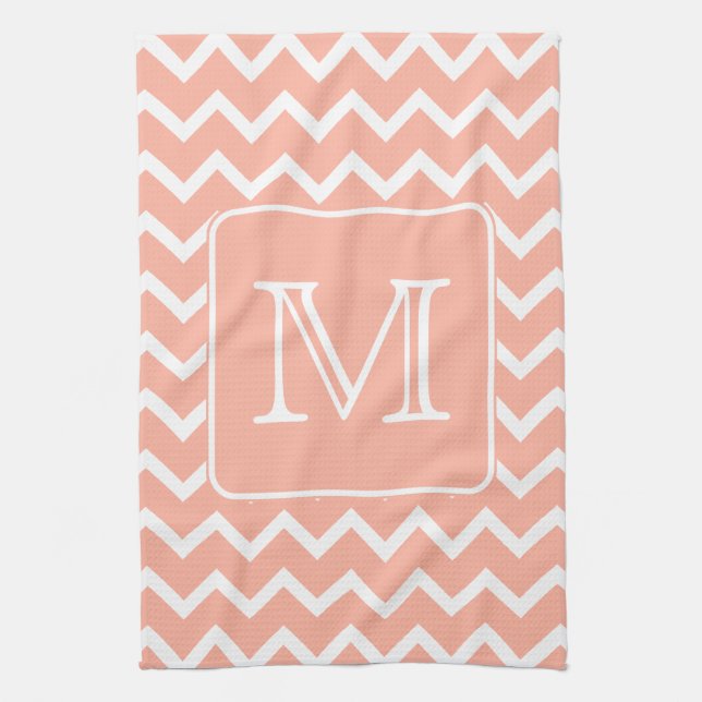 Paño De Cocina Chevron rosado y blanco coralino con el monograma (Vertical)