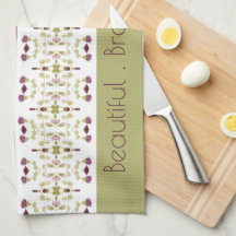 Ciruela verde y floral púrpura