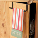 Paño De Cocina Cita de Personalizable divertida de Stripe Eat Out<br><div class="desc">Funny Personalizado Comat Out Cita Tiras Kitchen toalla. Estas toallas de cocina únicas son un regalo perfecto para celebrar un cumpleaños, jubilación, aniversario, fiesta de limpieza, regalo de boda, etc... Una forma divertida de celebrar cualquier ocasión. Págalo con una botella de vino y hace un gran regalo para amigos, familia,...</div>