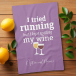 Paño De Cocina Cita divertida de vino - traté de correr - siguió<br><div class="desc">Un poco de humor para beber que puedes pasarle a tus amigas amantes del vino. Hacerles reír con este regalo humorístico de mordaza o elefante blanco. Intenté correr,  pero seguí derramando mi vino.</div>