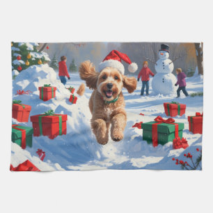 Paño De Cocina Cockapoo corriendo en la nieve con sombrero de Nav