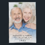 Paño De Cocina Compartir croissants de café desde el año de los n<br><div class="desc">Compartiendo Croissants De Café Desde El Nombre Del Año Foto. Un diseño totalmente personalizable para un regalo de aniversario con la foto de su personalizado de la pareja feliz,  el dicho divertido,  sus nombres y el año que conocieron.</div>