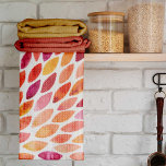 Paño De Cocina Curva de brote de brote de pincel de color de agua<br><div class="desc">El derrame de brote de brote de brote de color amarillo y naranja. Patrón de acuarela abstracta con pétalos amarillos y naranjas.</div>