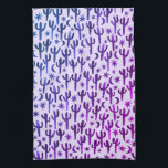 Paño De Cocina Desierto nocturno Saguaro Cacti Pattern Watercolor<br><div class="desc">Decore su cocina con esta toalla de cactus color morado y azul. ¡Hace un gran regalo para el boda o para el ama de casa! Puede personalizar y agregar texto también. Revisa mi tienda por muchos más colores y patrones!</div>